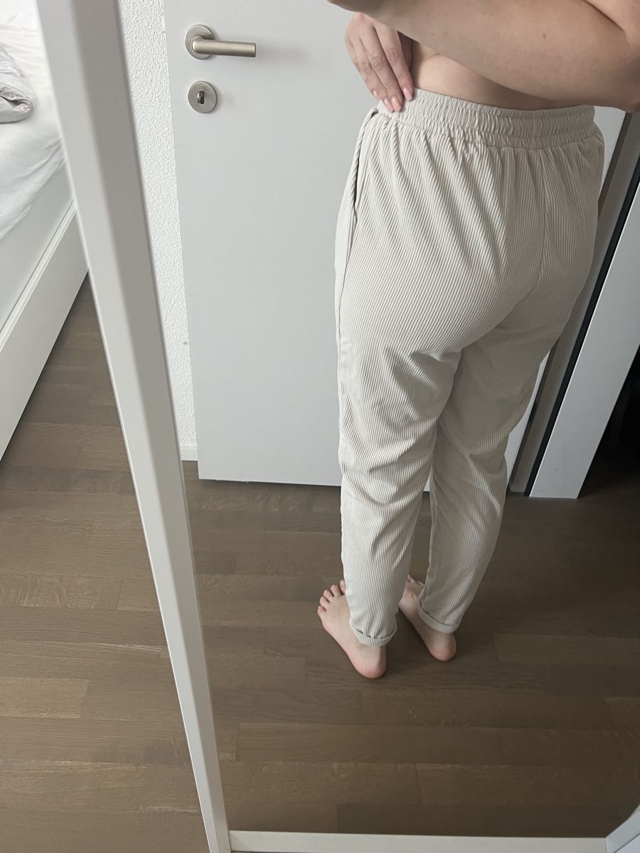 Pantaloni: Damen Hose gerippt – Usato da Kriens venduto da Luzernerin_K 2