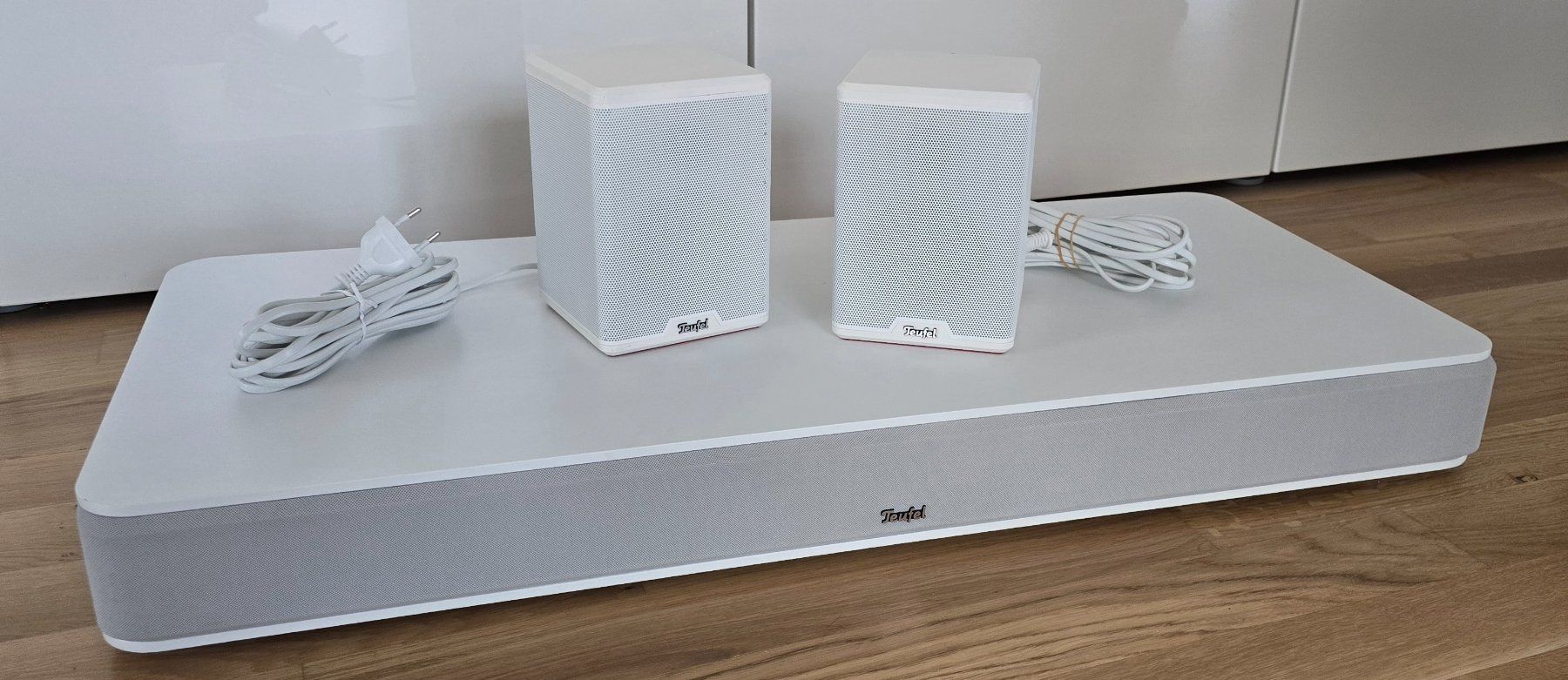 Teufel Cinedeck Sounddeck mit zwei EFFEKT 2 Surround-Speaker (Gebraucht ...