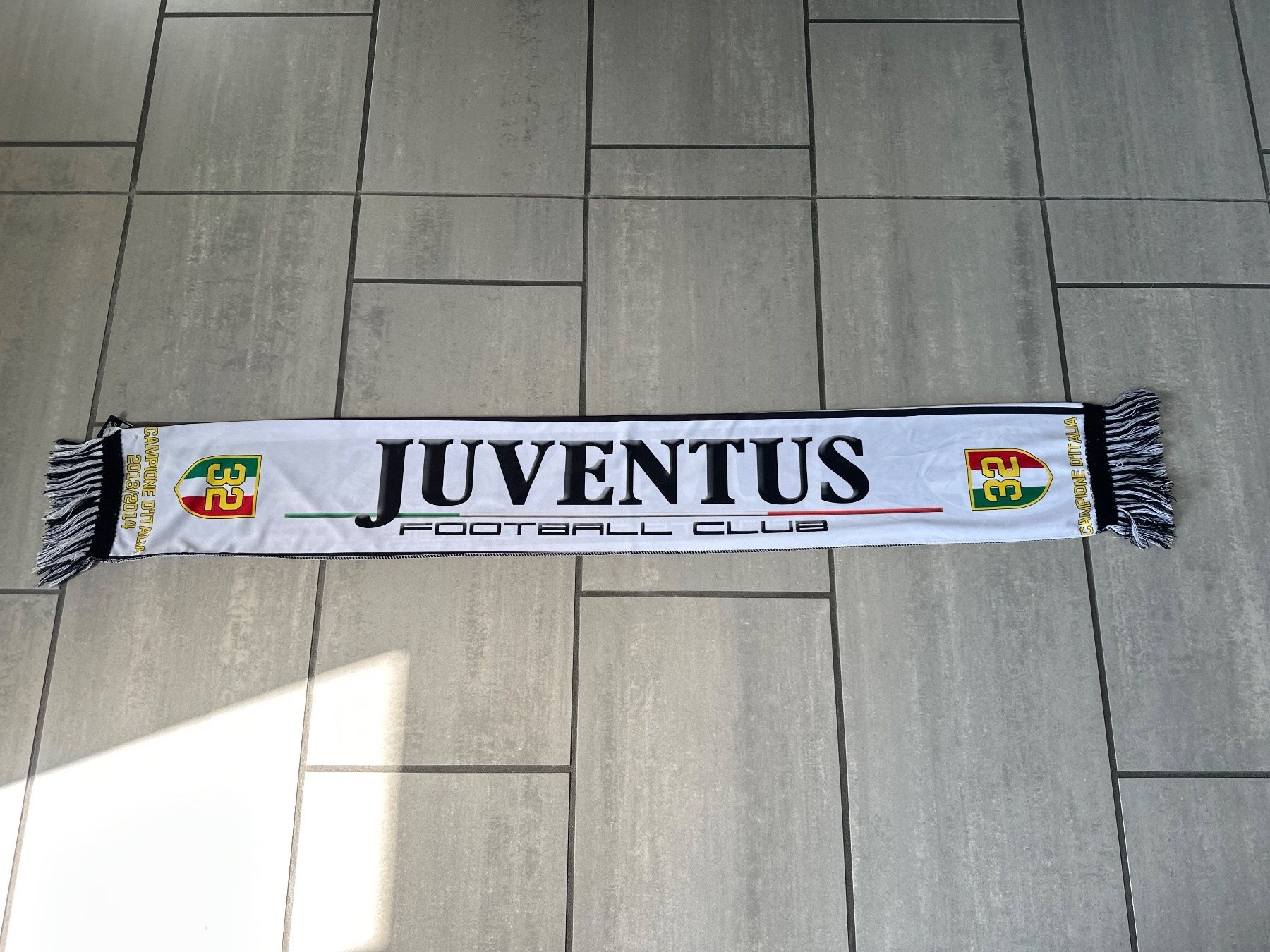 Sciarpe: Fussballschal Juve – Usato da Niedergösgen venduto da 7591
