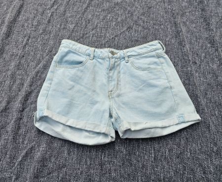 coole Shorts Hotpants Jeans Gr. 36 H&M Light Blue