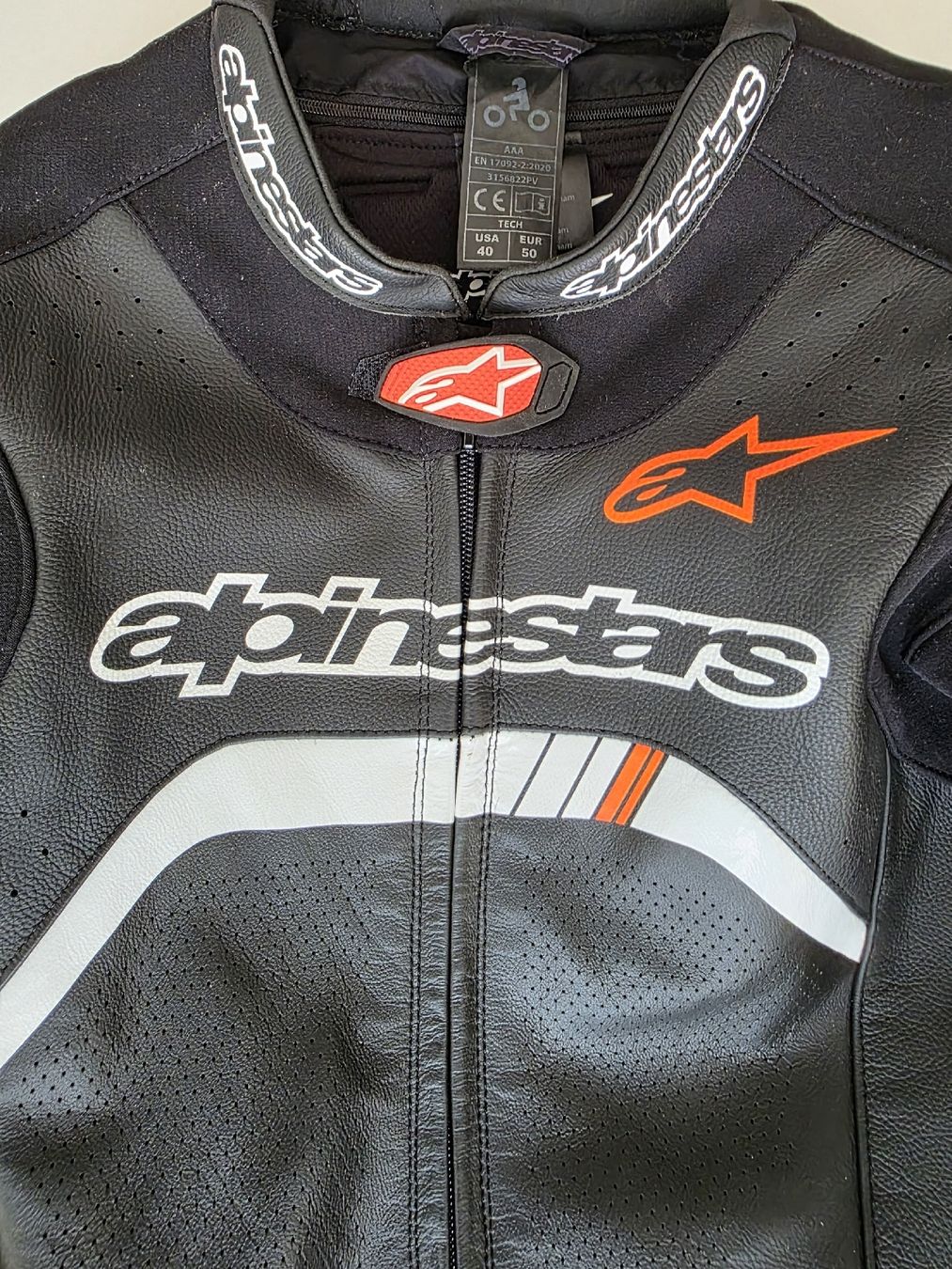Alpinestars Completi: Alpinestars Kombi - GP Tech V4 - Gr. 50 – Usato da Belp venduto da Ginus85 2