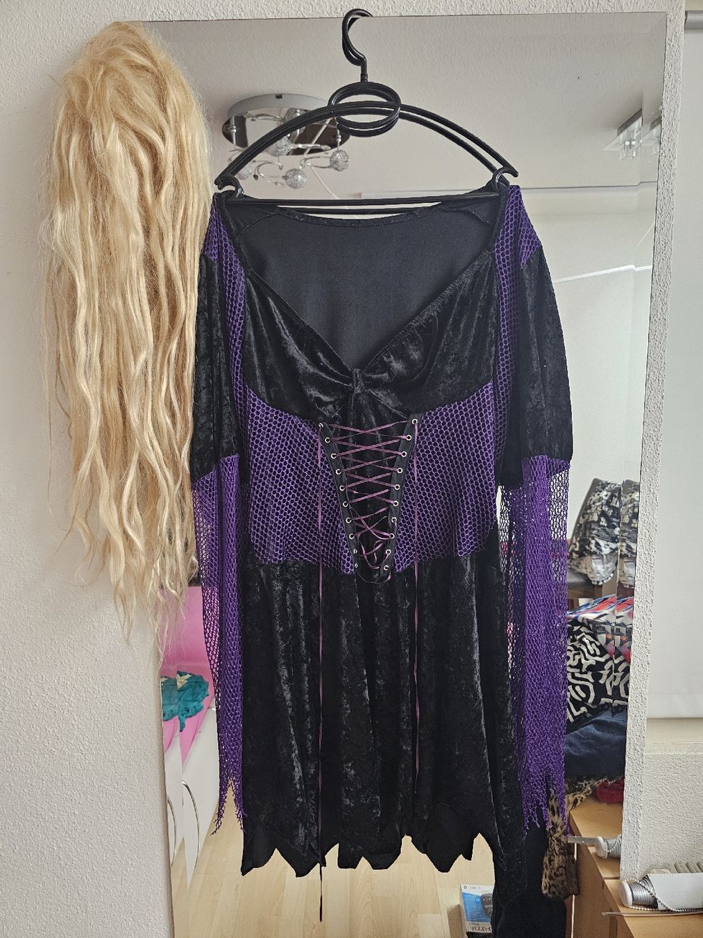 Costumes: FASCHING KLEID HEXE XL BIS XXL – D'occasion à Vaduz par pilot1001