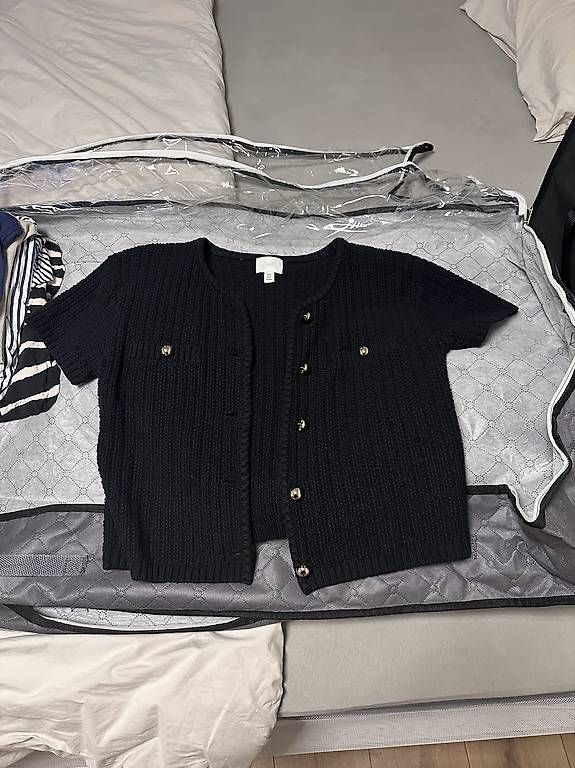 Vestes: Kurzarm Jacke H&M – Neuf avec emballage d'origine à Solothurn par lov_mll8