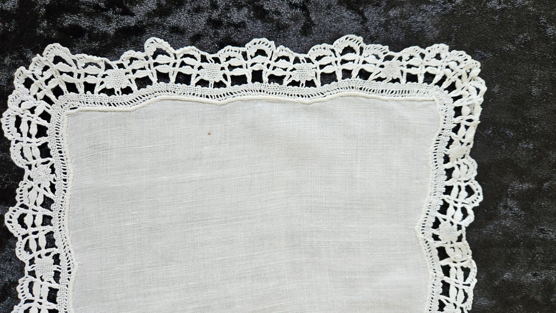 Altra biancheria da tavola: Spitzendeckchen Spitzendeckeli 20x20 cm Klöppelspitze – Usato da Gossau ZH venduto da LeoniesDeko 3