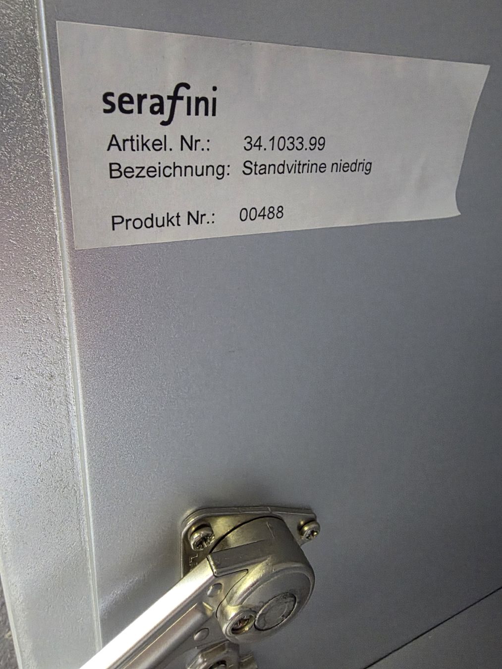 Vitrinen: Vitrine Serafini mit Beleuchtung – Gebraucht aus Büren SO von Stevie_auktionen 5