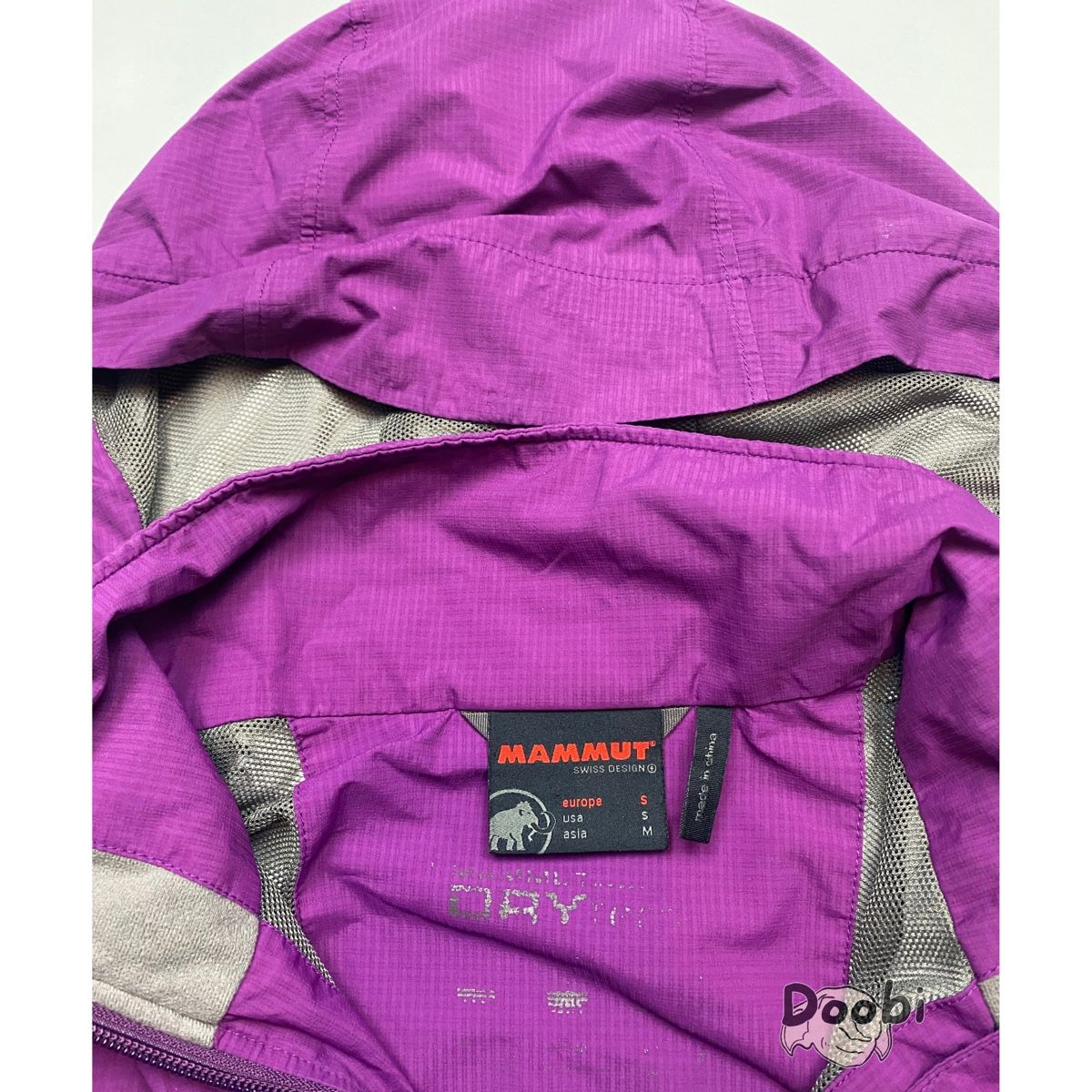 Mammut Jacken: Veste imperméable Mammut Drytech violette à capuche – S – Gebraucht aus Ballaigues von Doobi 2