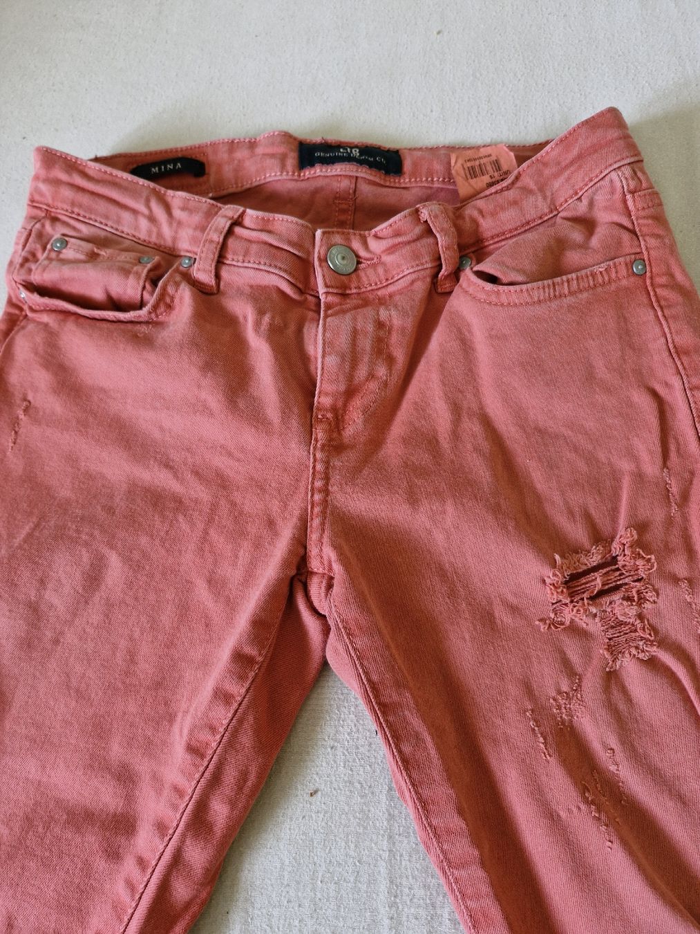 Jeans: jeans taille basse rouge taille 27 – Nuovo (secondo la descrizione) da Cudrefin venduto da Jnini12 1