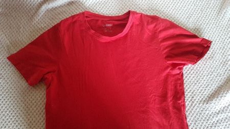 Schönes rotes T-Shirt Gr. M