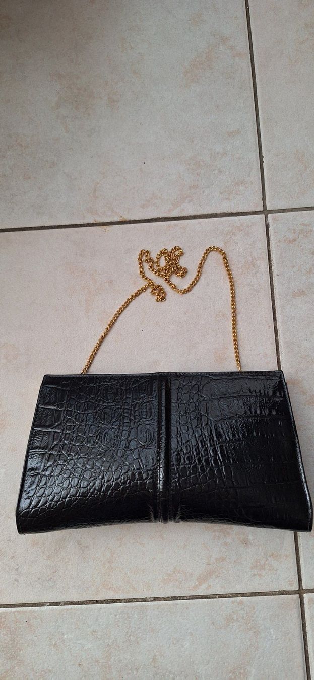 Borse da donna: Sac cuir noir vintage – Usato da St-Triphon venduto da Jldr0 1