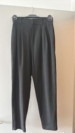 Elegante, schwarze Stoffhose, Grösse S, neuwertig! Top!