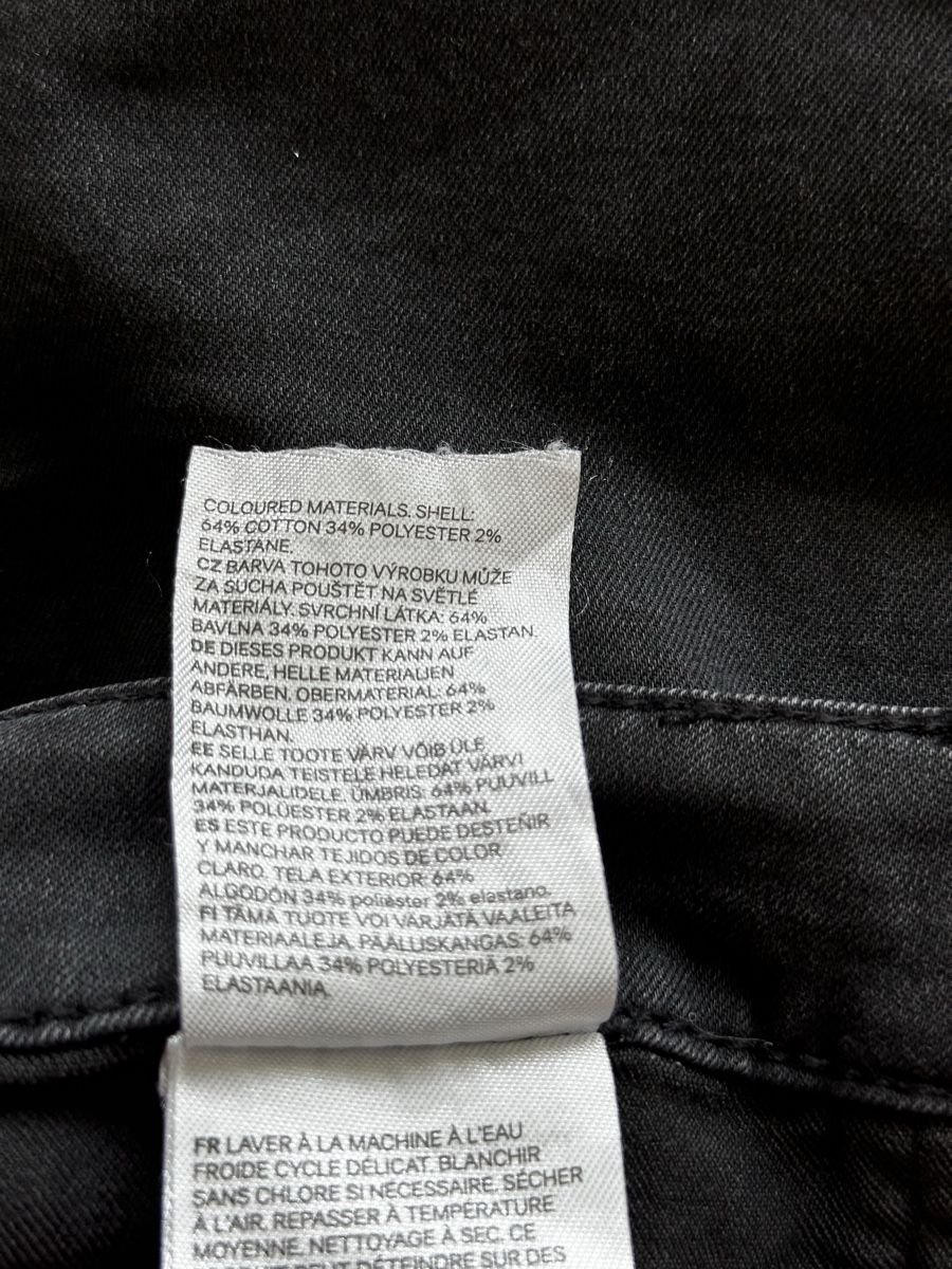 H&M Jeans: Schwarze H&M Divided Jeans, Grösse 42 – Usato da Eglisau venduto da Brewster1 3