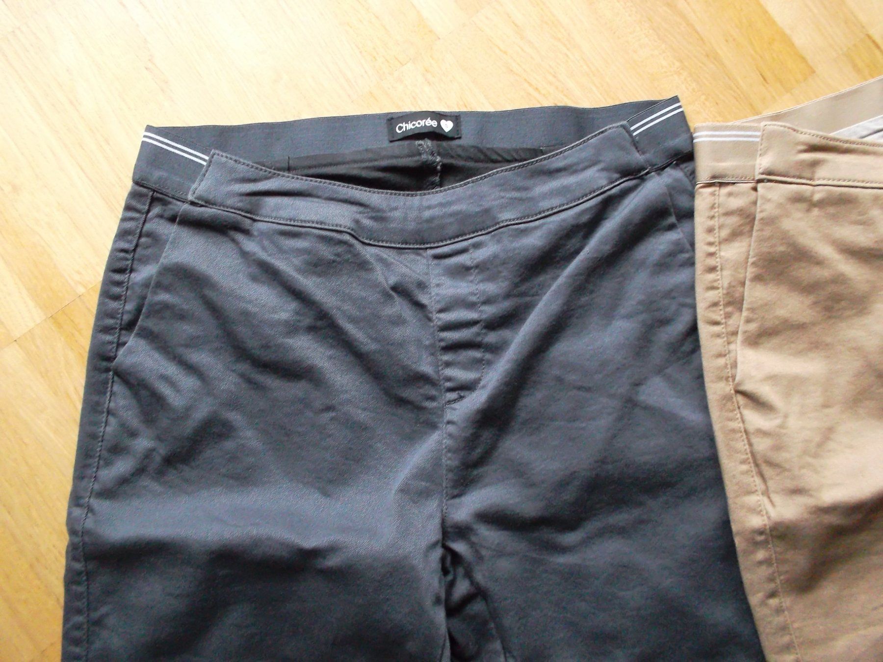 Pantaloni: 3 HOSEN GR. 36/S VON CHICOREE – Nuovo (secondo la descrizione) da Zofingen venduto da Felpa 1