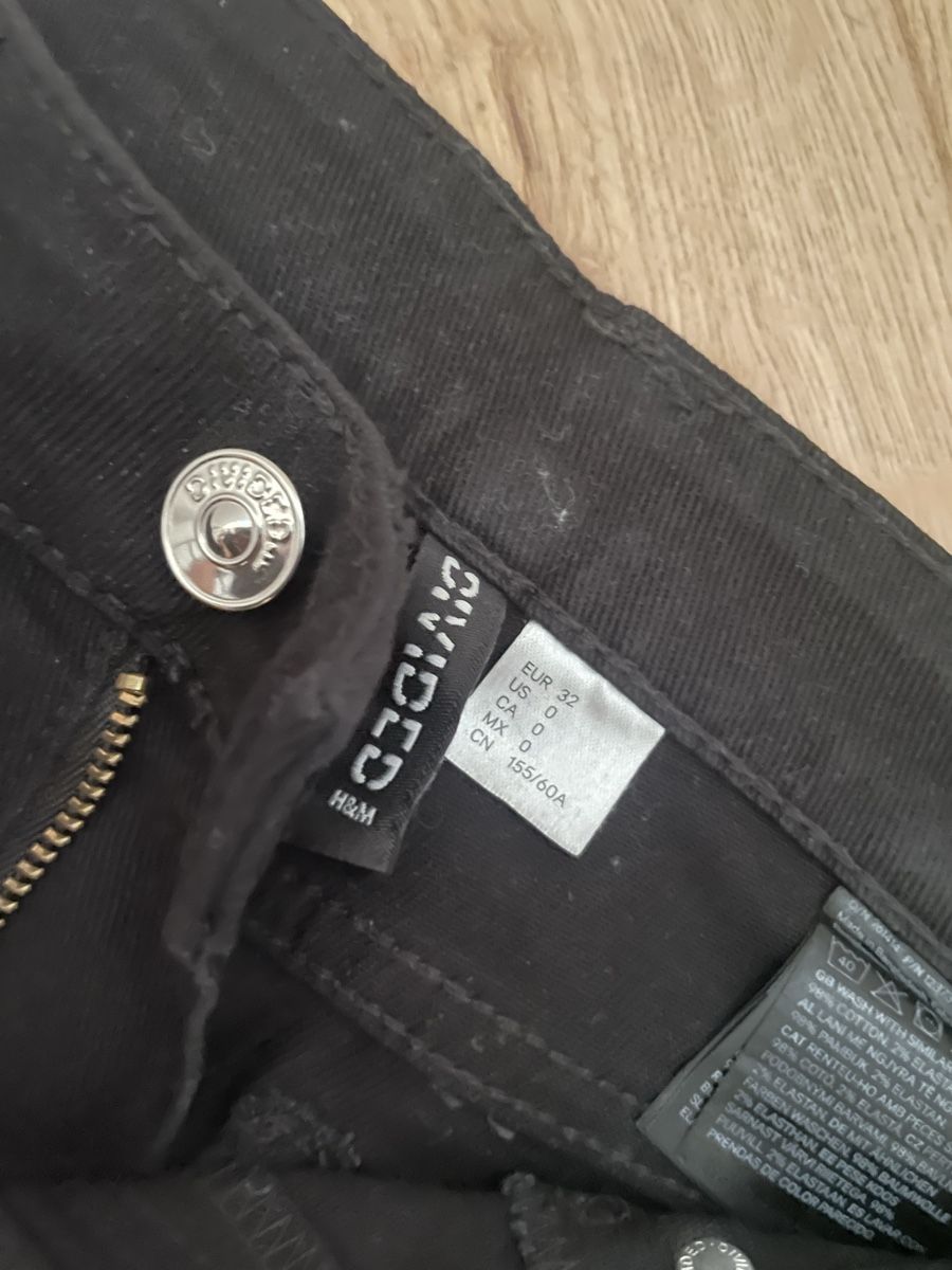 H&M Jeans: Low waist Jeans schwarz – Neu (gemäss Beschreibung) aus Untersiggenthal von bla_55sl 1