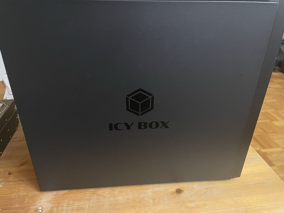 Disques durs: icy box nas sata – D'occasion à Gland par usa_fv9c 2