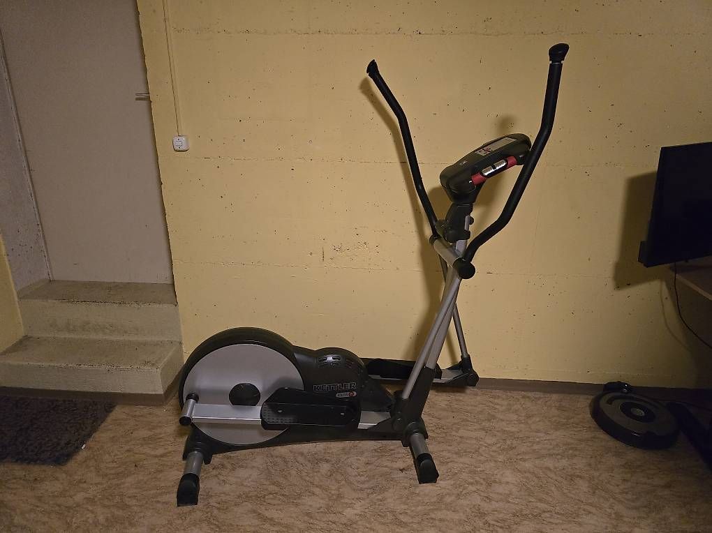Hometrainer: ¡¡¡ GRATIS !!!Cross trainer - elliptical – Usato da Mägenwil venduto da lau_zr7c