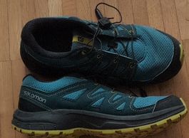 Salomon Trekking Schuheblau/schwarz Grösse 36 guter Zustand