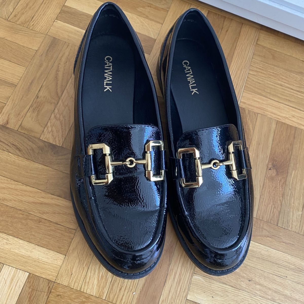 Damenschuhe: Catwalk Goldene Damen Loafers – Gebraucht aus Givisiez von dor_xb9k 1