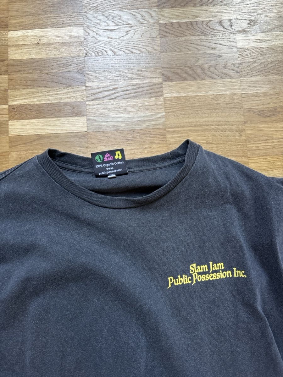 T-shirt: Public Possession T-Shirt – Usato da Zürich venduto da lou_tk2w 1