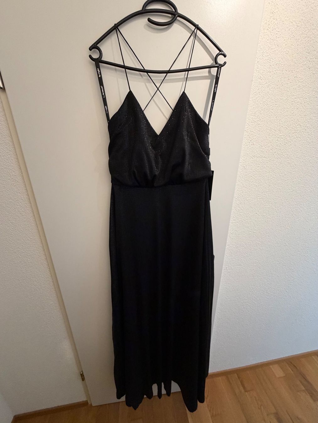 Vestiti: Schwares Abendkleid (glänzend) – Usato da Uster venduto da Trisch.