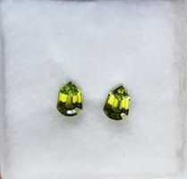 Peridot Paar 1,49ct IF Fancy Schliff unbehandelt grün Natur!
