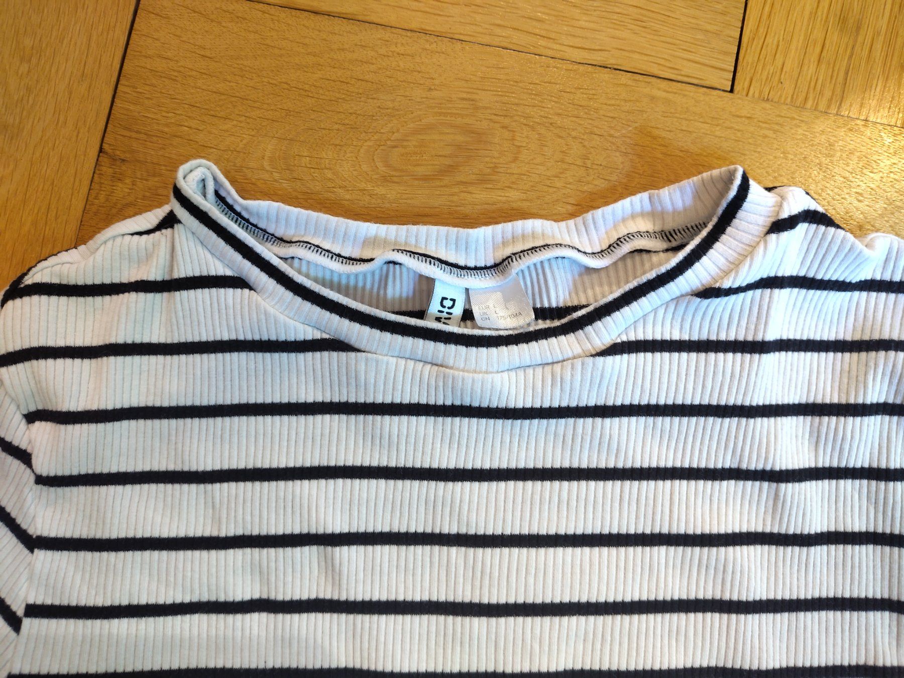 H&M Pullover & Sweatshirts: Langarmshirt – Gebraucht aus Bern von Linii 5