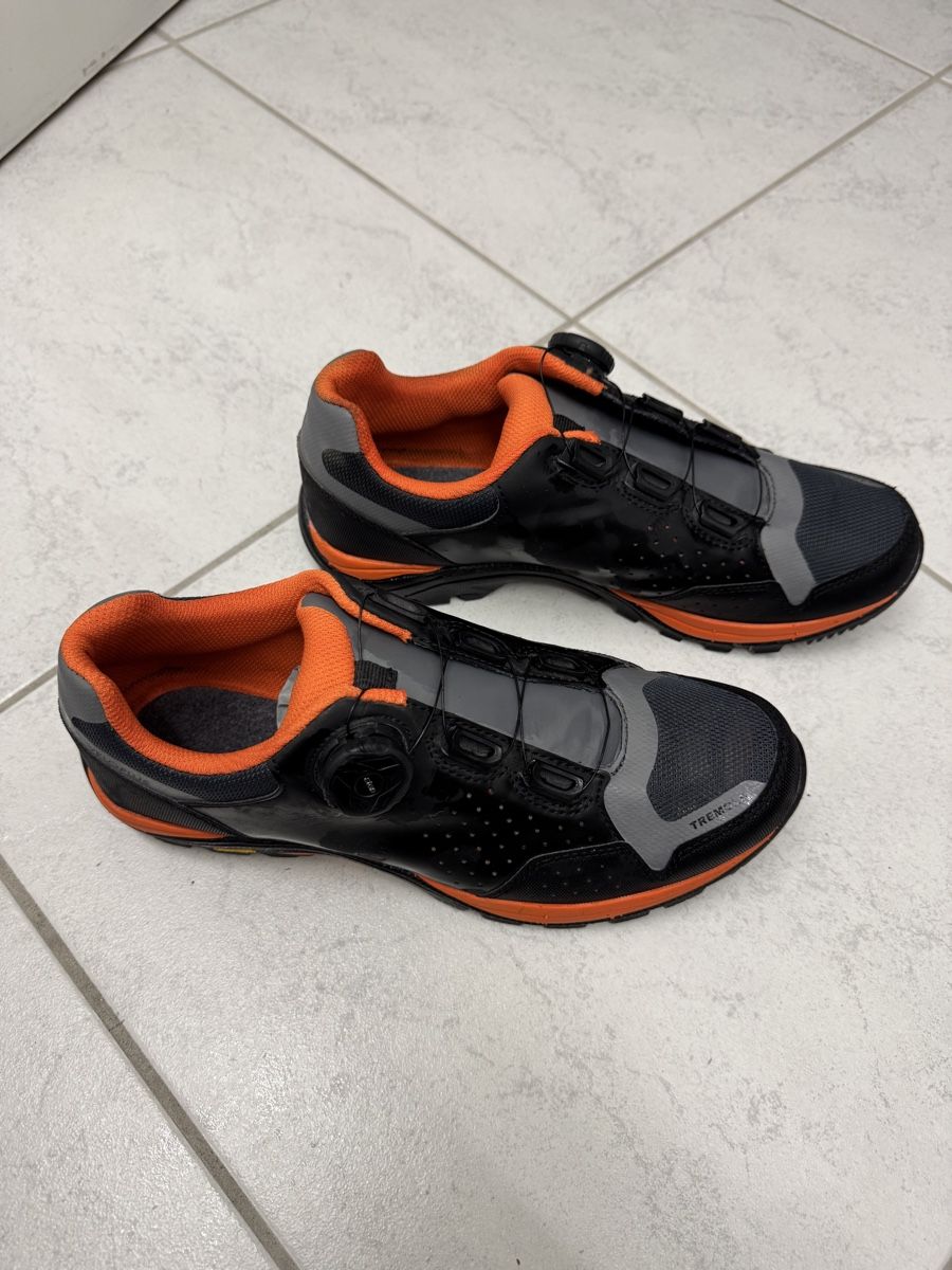 Veloplus Scarpe da donna: Tremola Clickschuhe Velo+ – Usato da Wettingen venduto da Arela