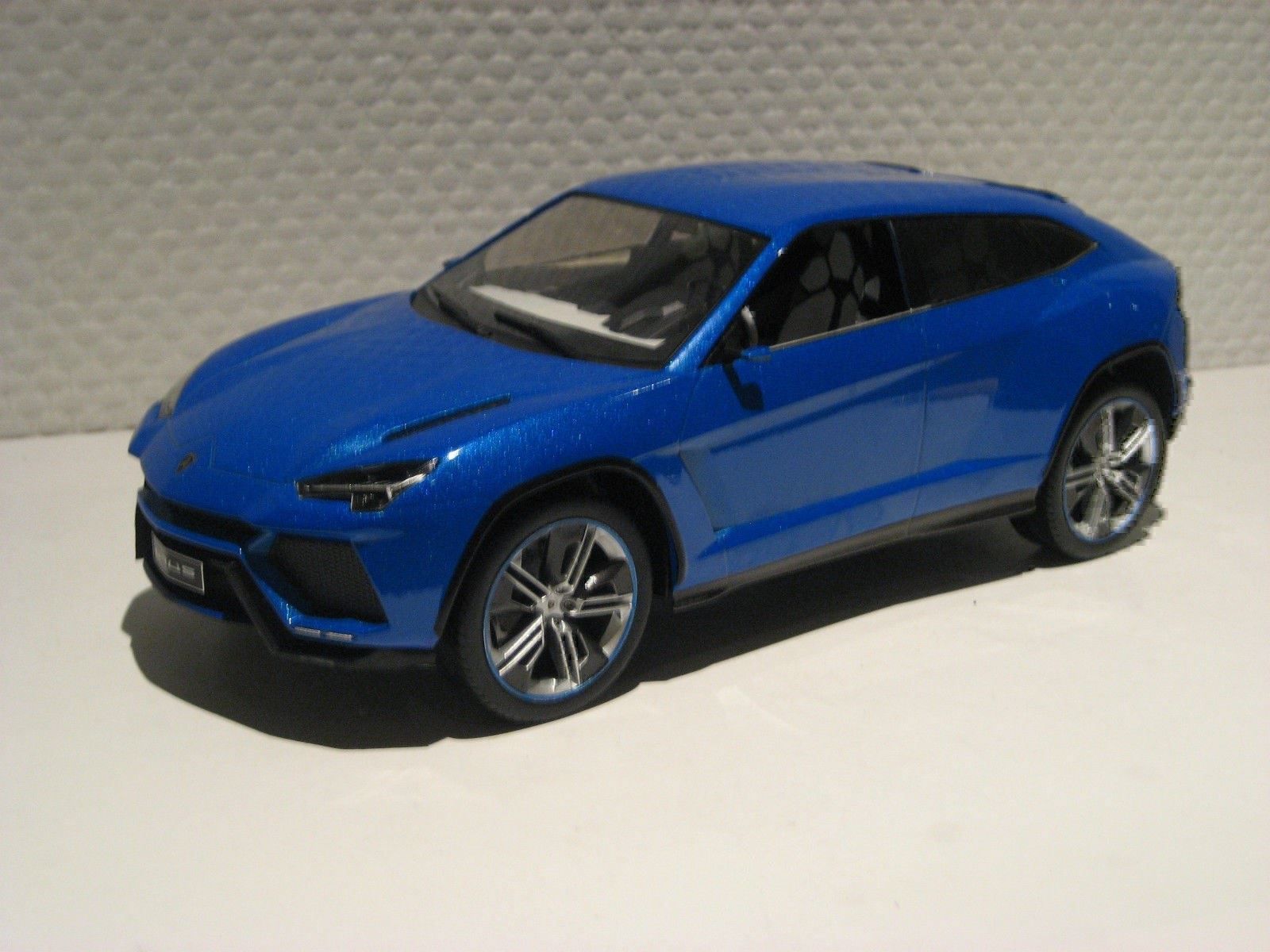 Lamborghini Modellini d'auto: Lamborghini Urus Concept Car 2012 Auto China Peking dunkel – Nuovo e nell'imballaggio originale da Gerlafingen venduto da espero88 9