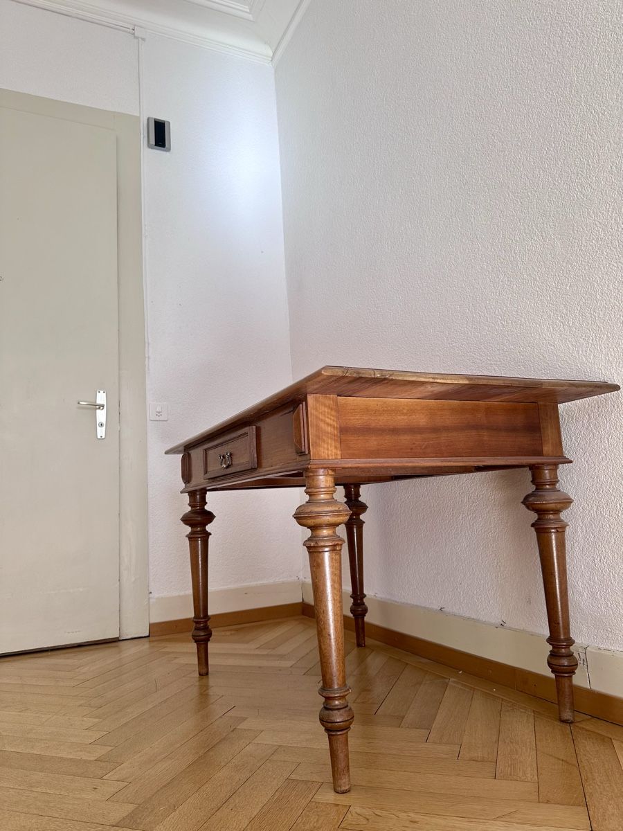 Bureaux: Holztisch Arbeitsplatz mit Schublade – D'occasion à Fribourg par Arinya3 2