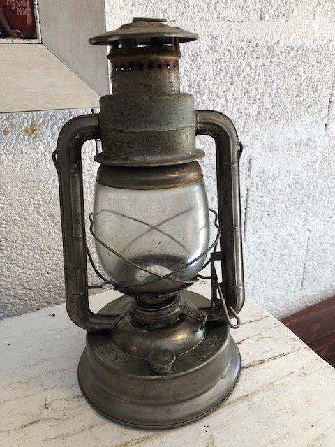 Lampes: Ancienne lampe à pétrole – D'occasion à Chézard St Martin par schmitt