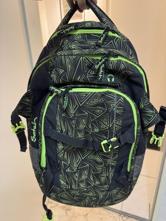 Satch Schulrucksack schwarz neongelb guter Zustand