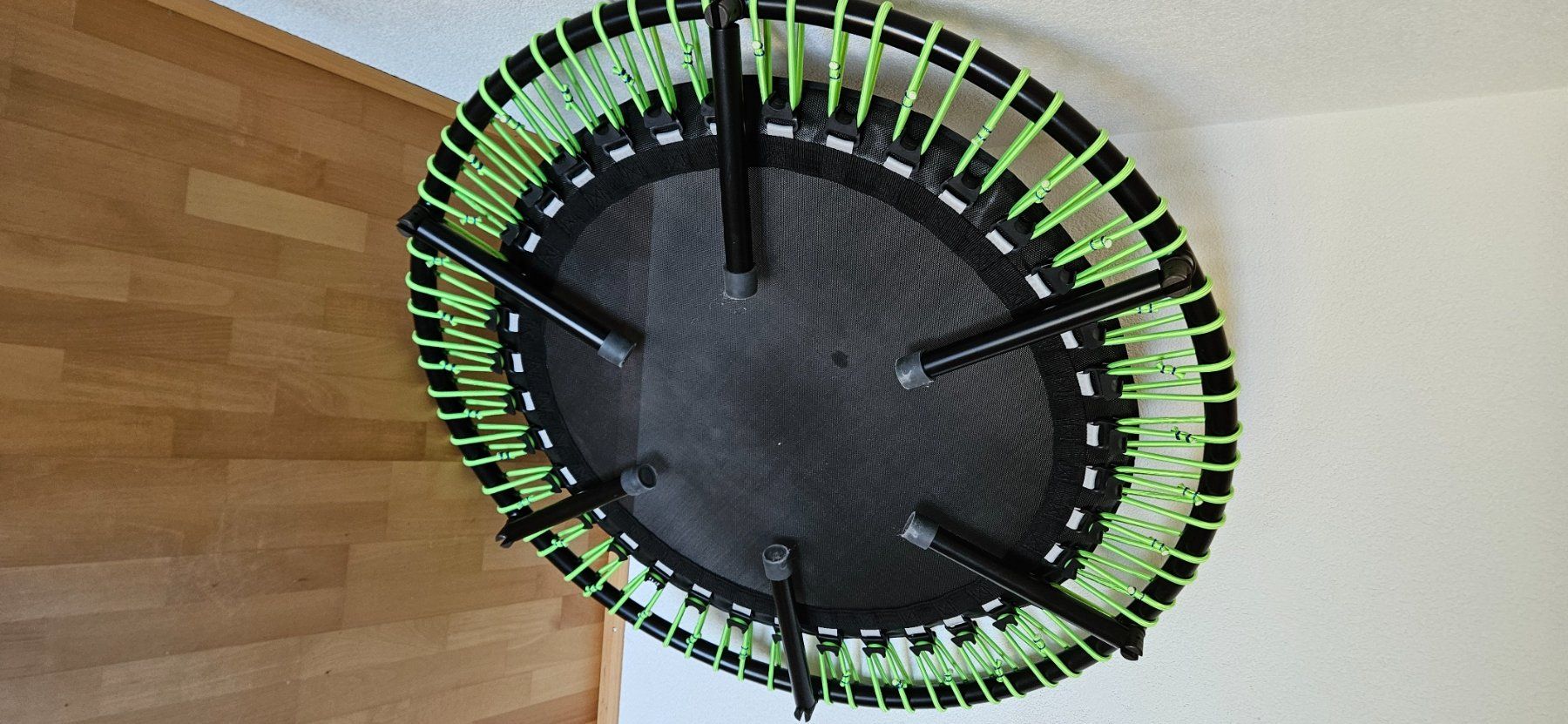 Bellicon Trampolini: Bellicon Trampolin mit Kippfüssen, versch. Stärken – Usato da Oberhallau venduto da Justins 2
