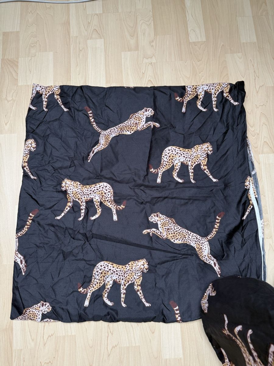 Cuscini: Black Cheetah Print Pillowcases – Usato da Urdorf venduto da rob_c5wf