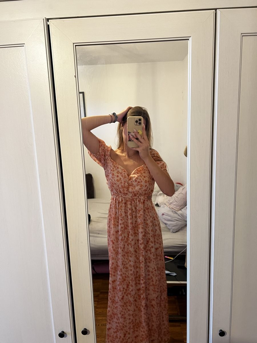 Kleider: Dresses – Gebraucht aus Dietlikon von Luka_Bilic