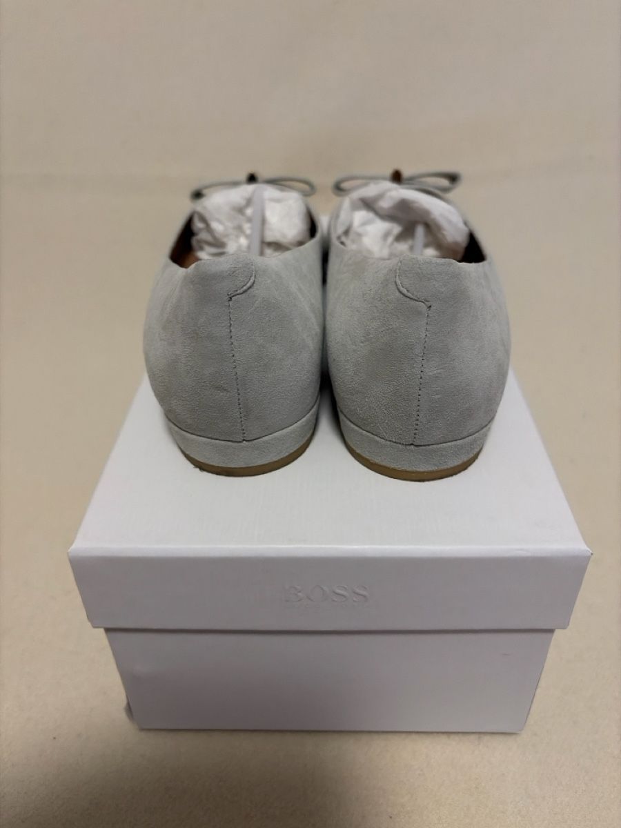 Hugo Boss Scarpe da donna: Ballerinas BOSS Grösse 37 hellgrau Wildleder mit Schleife – Nuovo (secondo la descrizione) da Basel venduto da vitaminka 5