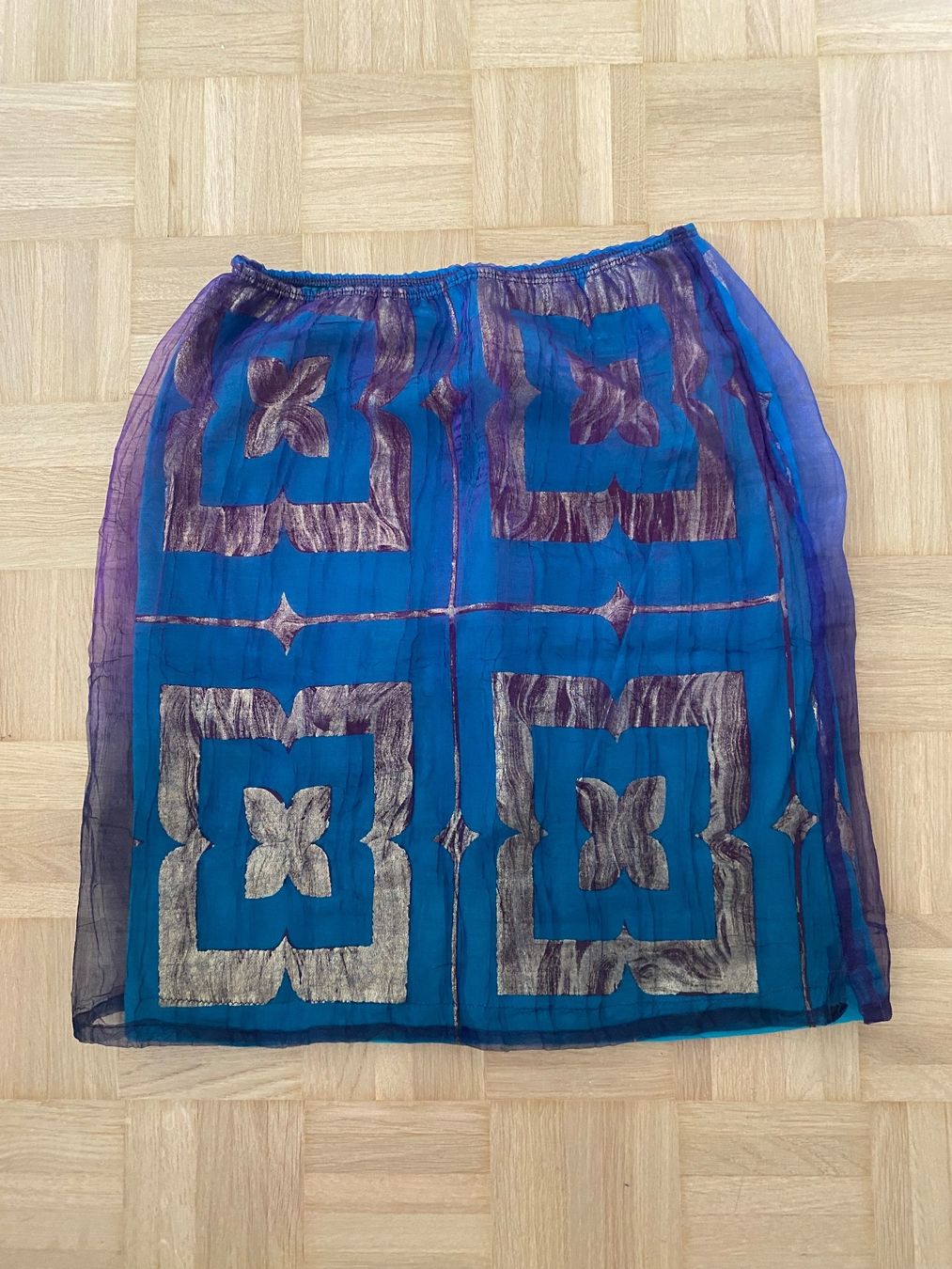 Gonne: Designer Rock in Blau/Violet – Usato da Zürich venduto da Basilou98