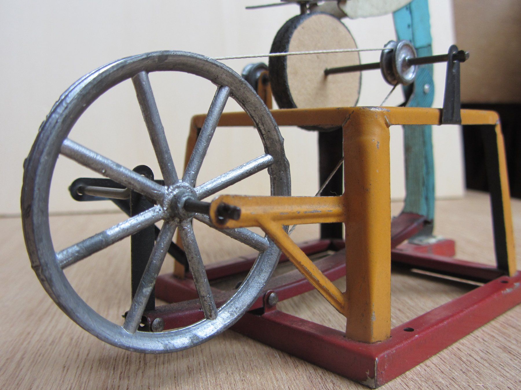Kit di modellismo & Modellini statici: SCHERENSCHLEIFER  funkensprühend – Usato da Sumiswald venduto da Javelin 4