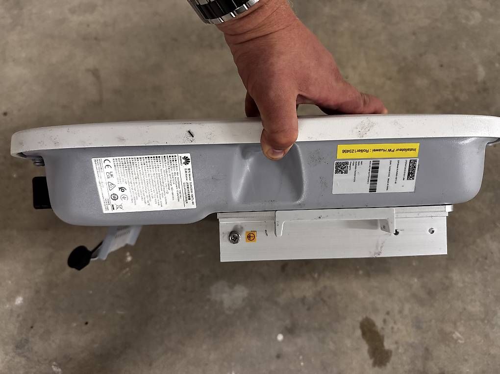 Onduleurs: Huawei Wechselrichter SUN2000-10KTL-M1 – D'occasion à Oberwil b. Büren par vadi87 3