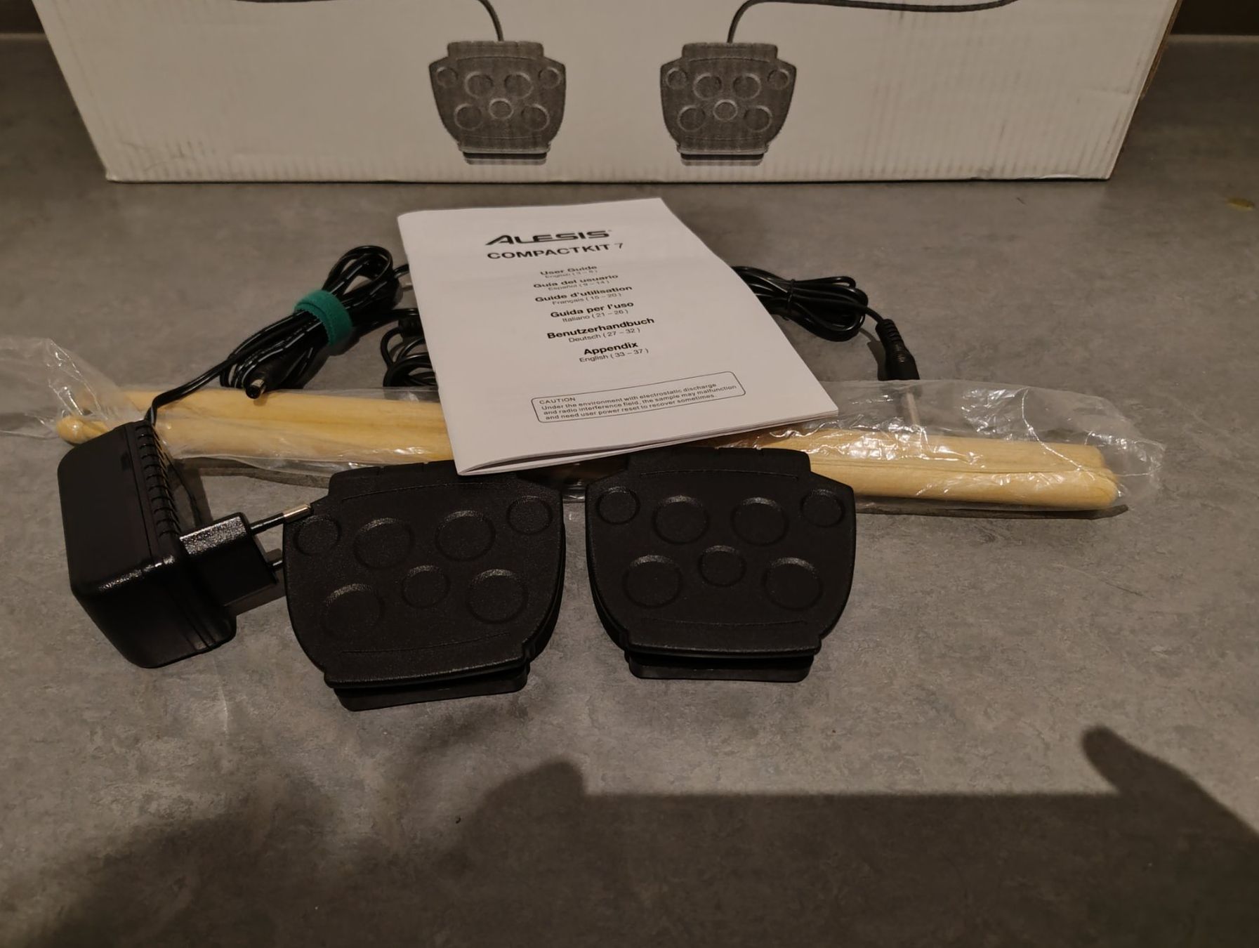 Alesis Musikinstrumente: Alesis CompactKit 7 Tabletop-Drum-Kit – Neu (gemäss Beschreibung) aus Beckenried von SCHEMA79 2