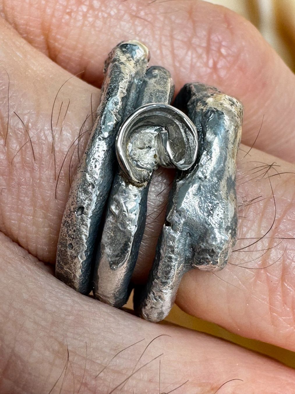 Anelli: Handgefertigter Massiver Silber-Weissgoldring – Nuovo e nell'imballaggio originale da Jona venduto da Herzschmiede 2