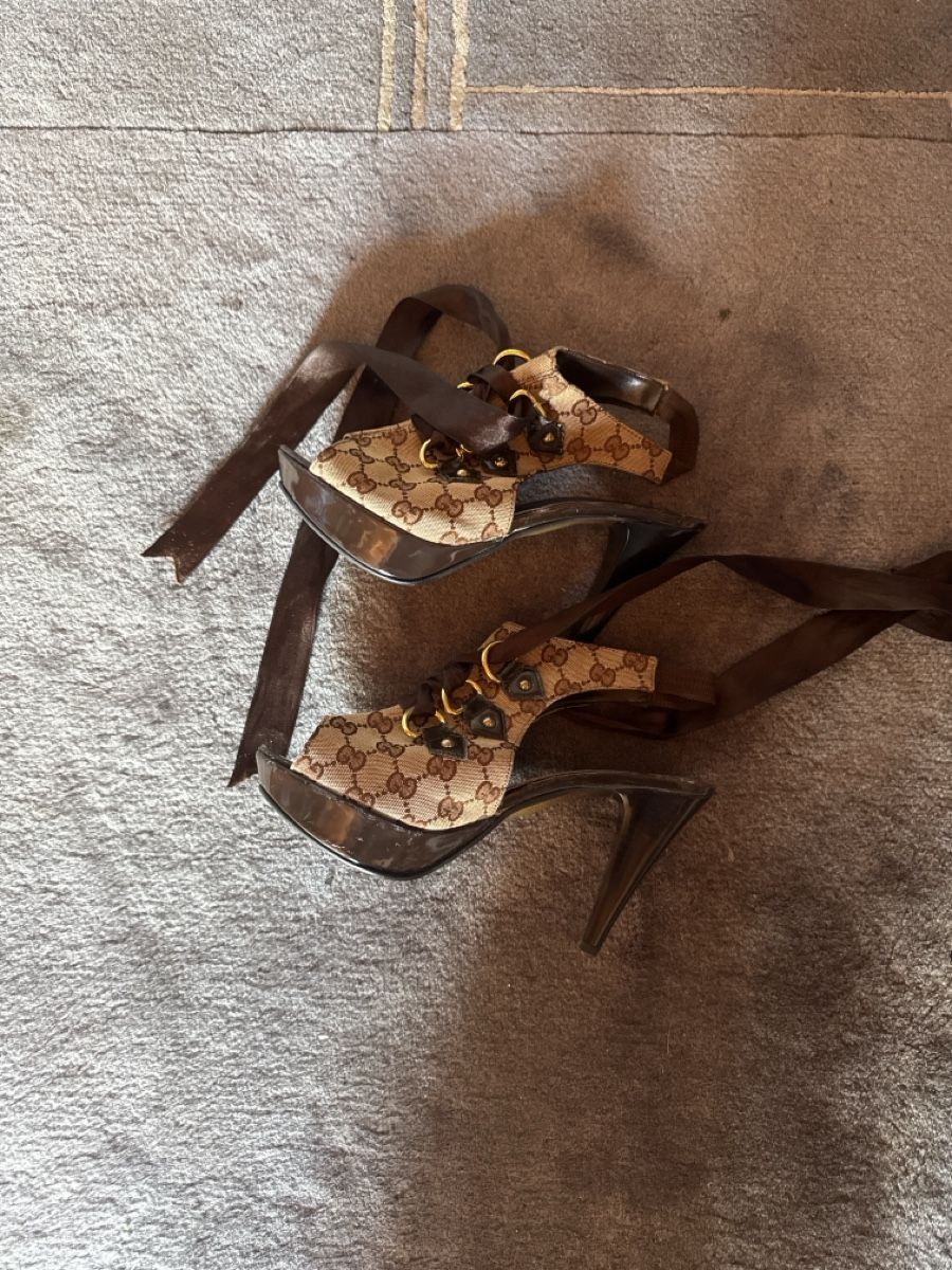 Gucci Damenschuhe: talons Gucci – Gebraucht aus Lausanne von def_7qwq