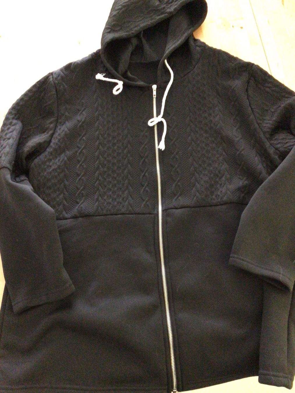 Vestes: Kapuzenjacke Schwarz Grösse 2XL – D'occasion à Einsiedeln par Tru7