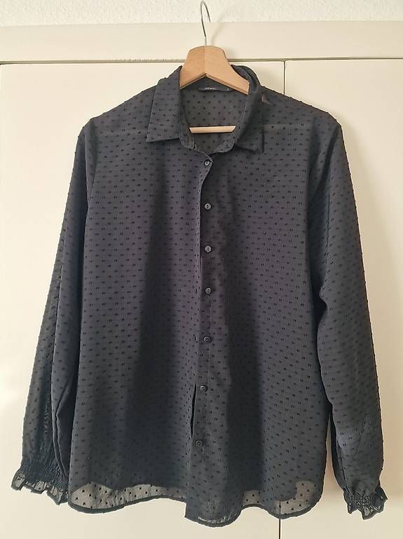 Blusen: Schwarze, durchsichtige Bluse - Grösse M – Gebraucht aus Dällikon von m.py_92 2