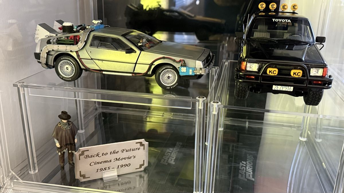 Hot Wheels Modellini d'auto: Hot Wheels Elite Delorean – Usato da Basel venduto da Zomeg 6