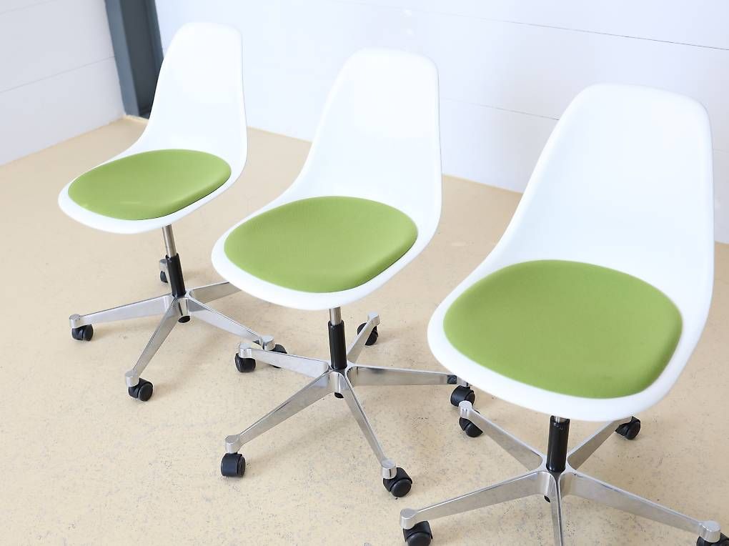 Vitra Stühle: Eames Plastic Bürostuhl von VITRA mit Sitzpolster – Gebraucht aus Meinisberg von atelier_TILIJA 2