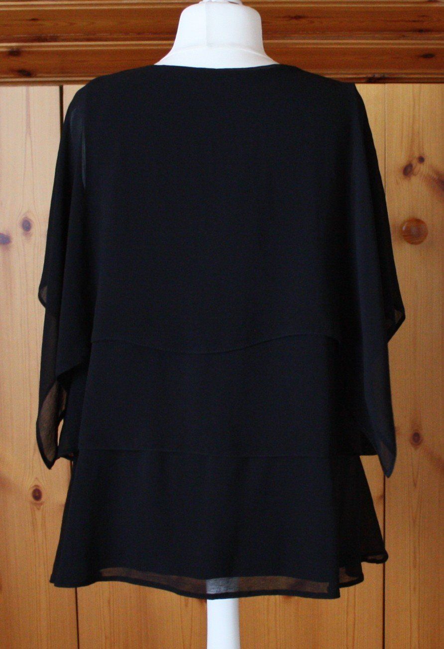 Camicette: Bluse Kurzarm C & A schwarz Gr. 44-46 – Usato da Flüelen venduto da Diversicum-Curvy 7