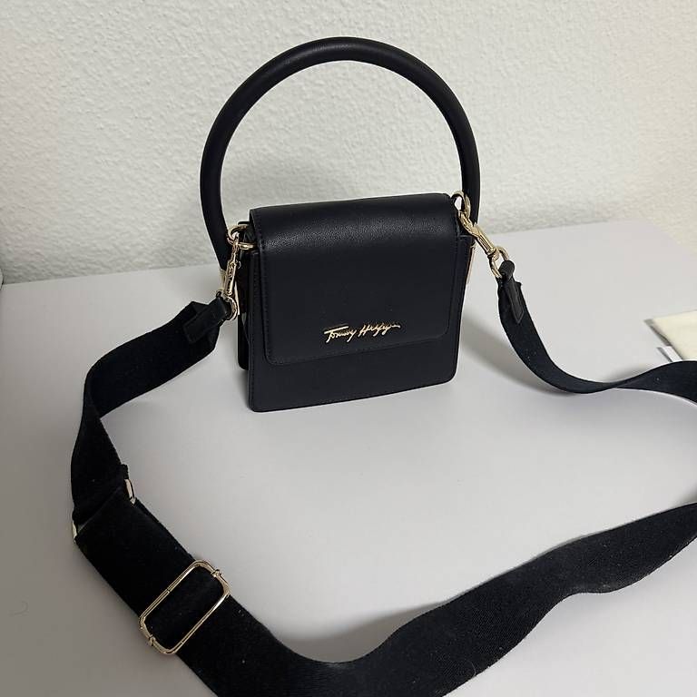 Borse da donna: Tommy Hilfiger Tasche – Usato da Hochdorf venduto da Franciscochico