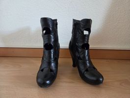 Chie Mihara 37.5 – schwarze Cut-out-Booties