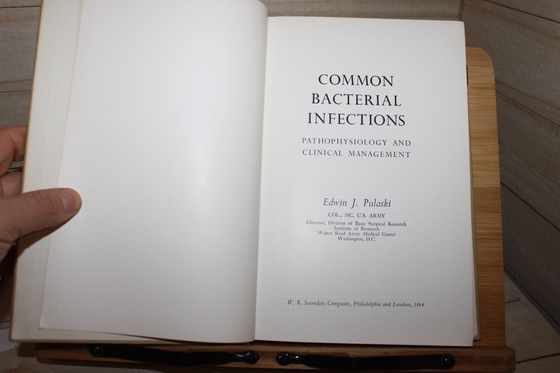 Libri: common bacterial infections - Edwin J. Pulaski – Usato da Kaden venduto da Buchantiquariat 1