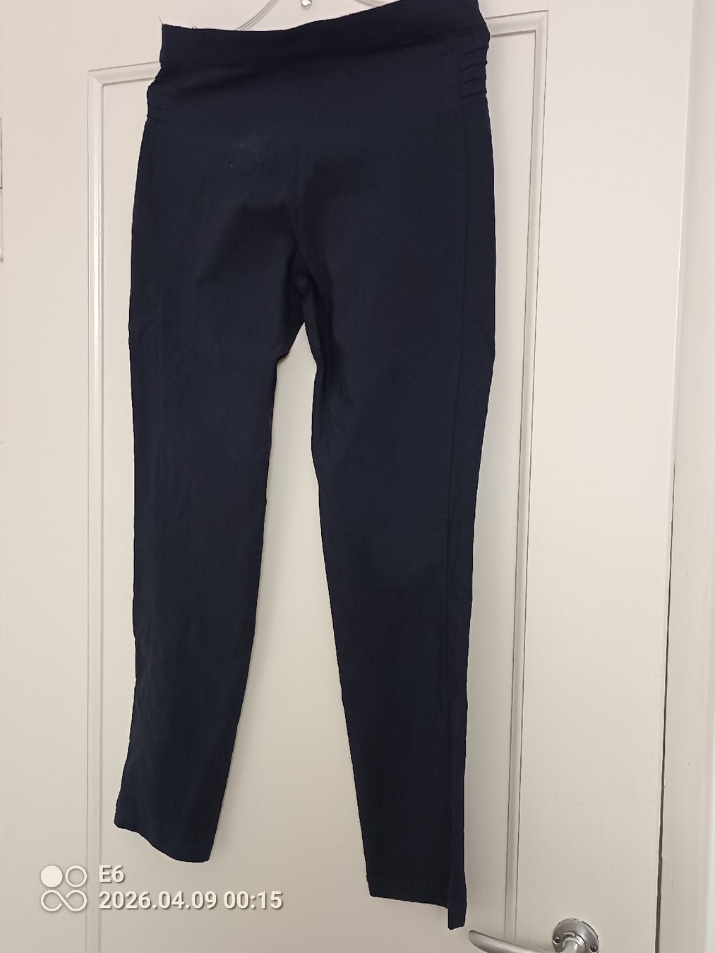 C&A Hosen: Stretchhose mit Rundum-Elast – Gebraucht aus Zürich von Mitzi6 1
