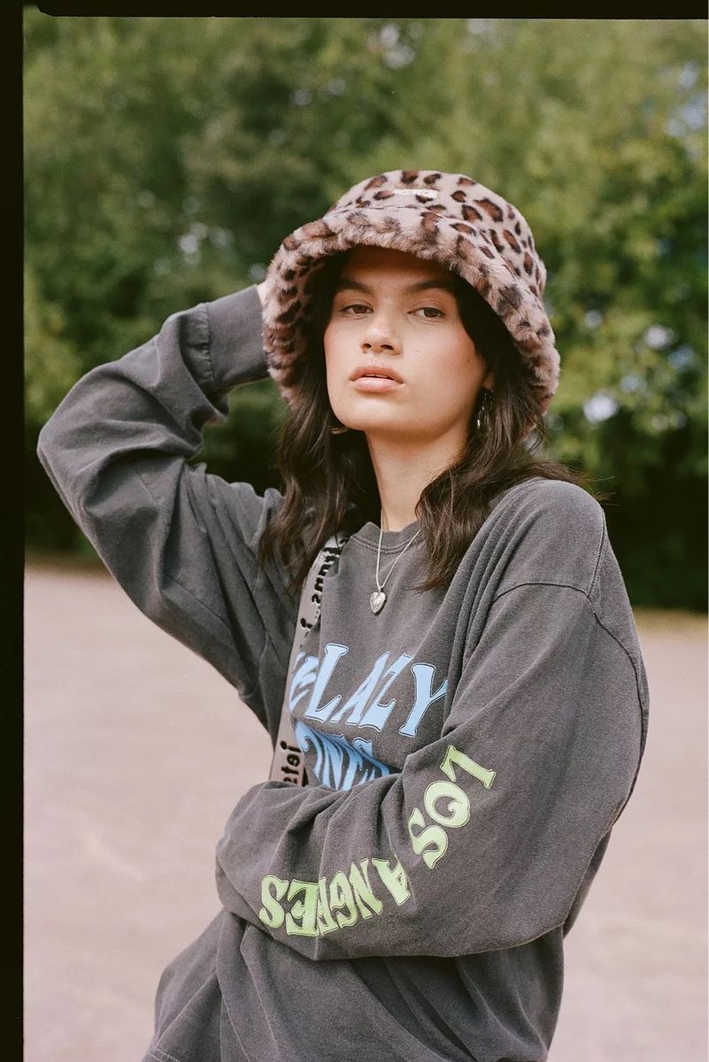 Urban Outfitters Hüte, Mützen & Caps: UO Faux Fur Bucket Hat – Neu (gemäss Beschreibung) aus Roche VD von closetcleanse 3